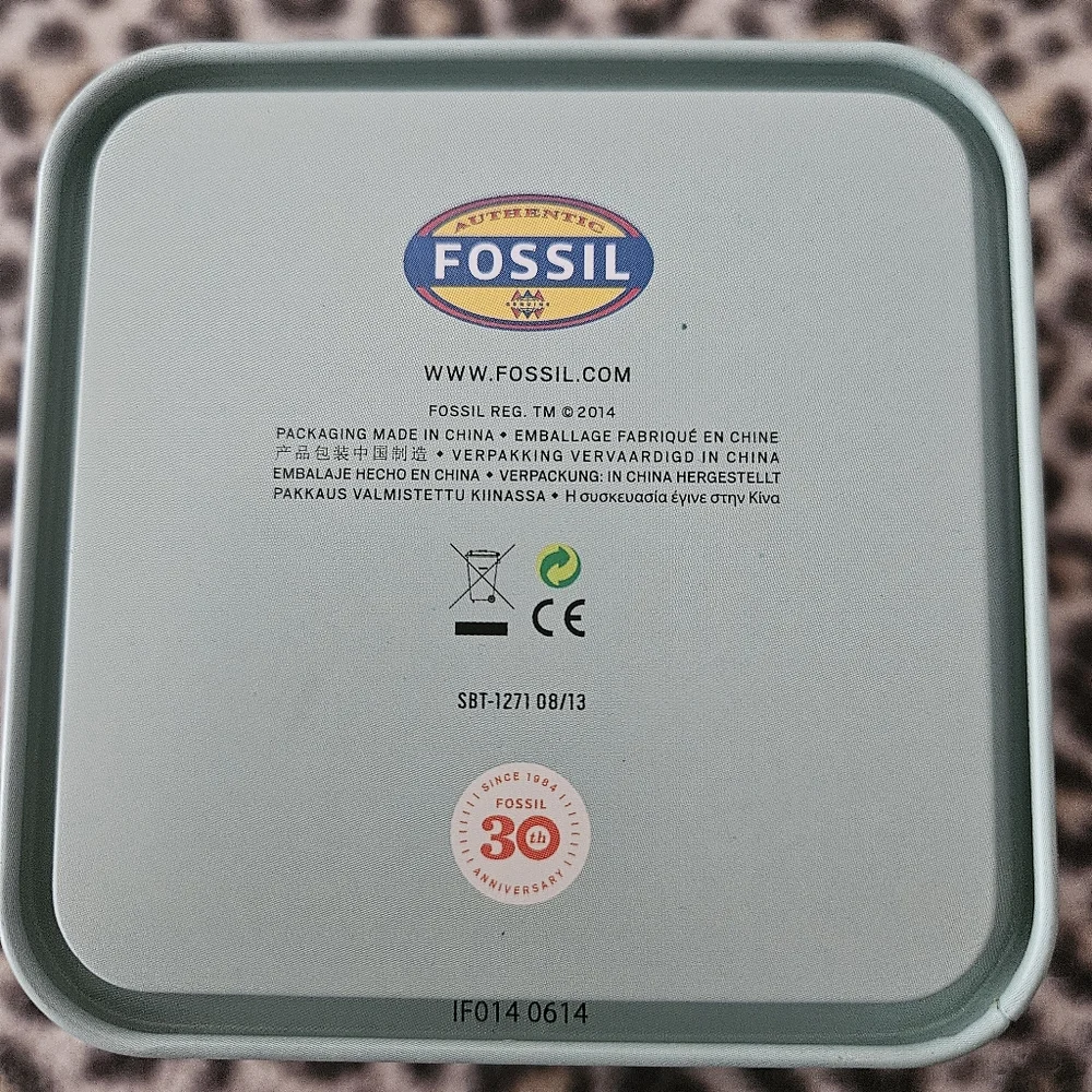 Fossil blue black